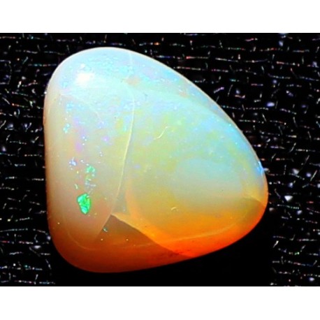 2 Carat 100% Natural White Opal Gemstone Ethiopia Ref: Product No 115