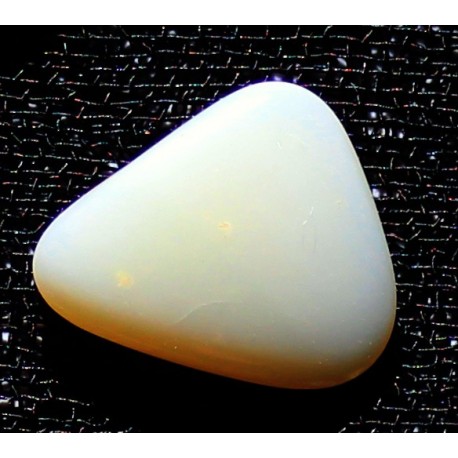 2 Carat 100% Natural White Opal Gemstone Ethiopia Ref: Product No 128